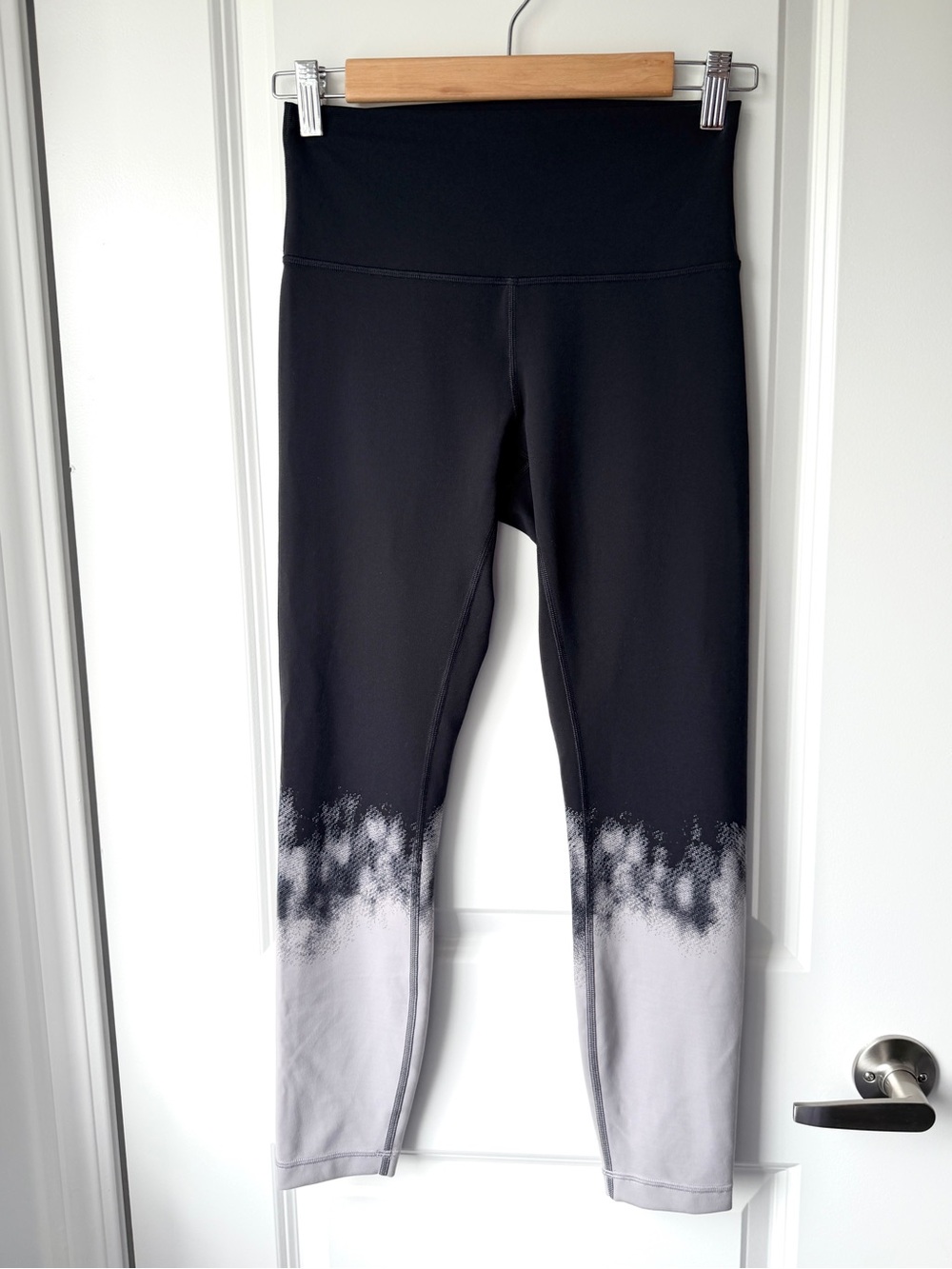 Lululemon Black & Grey Ombre Leggings – Size 6